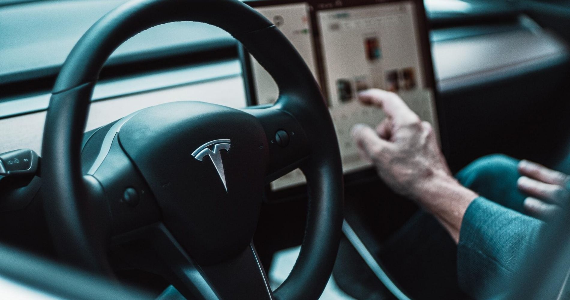 using-tablet-in-tesla